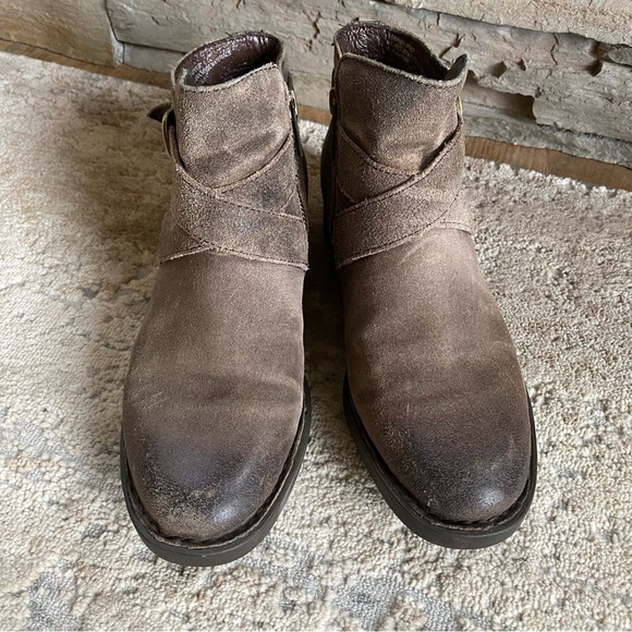 Born Trinculo Boots Ankle Booties Gray Taupe Suede Buckle Strap Detail: 5M - Picture 3 of 14